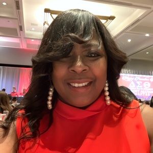 Meet your Posher, Liz